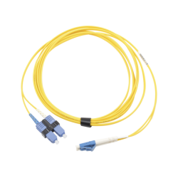 Jumper de fibra óptica monomodo (OS2), XGLO, LC, UPC-SC, UPC dúplex, ofnr, color amarillo, 5 metros